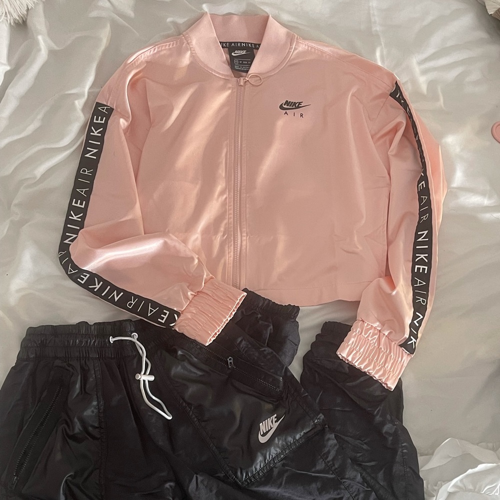 Like white and black Nike set